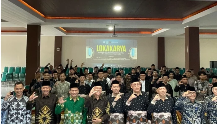 Dari Pesantren untuk Negeri: Gerakan 1000 Cahaya Dorong Kemandirian Energi dan Budaya Hemat Listrik